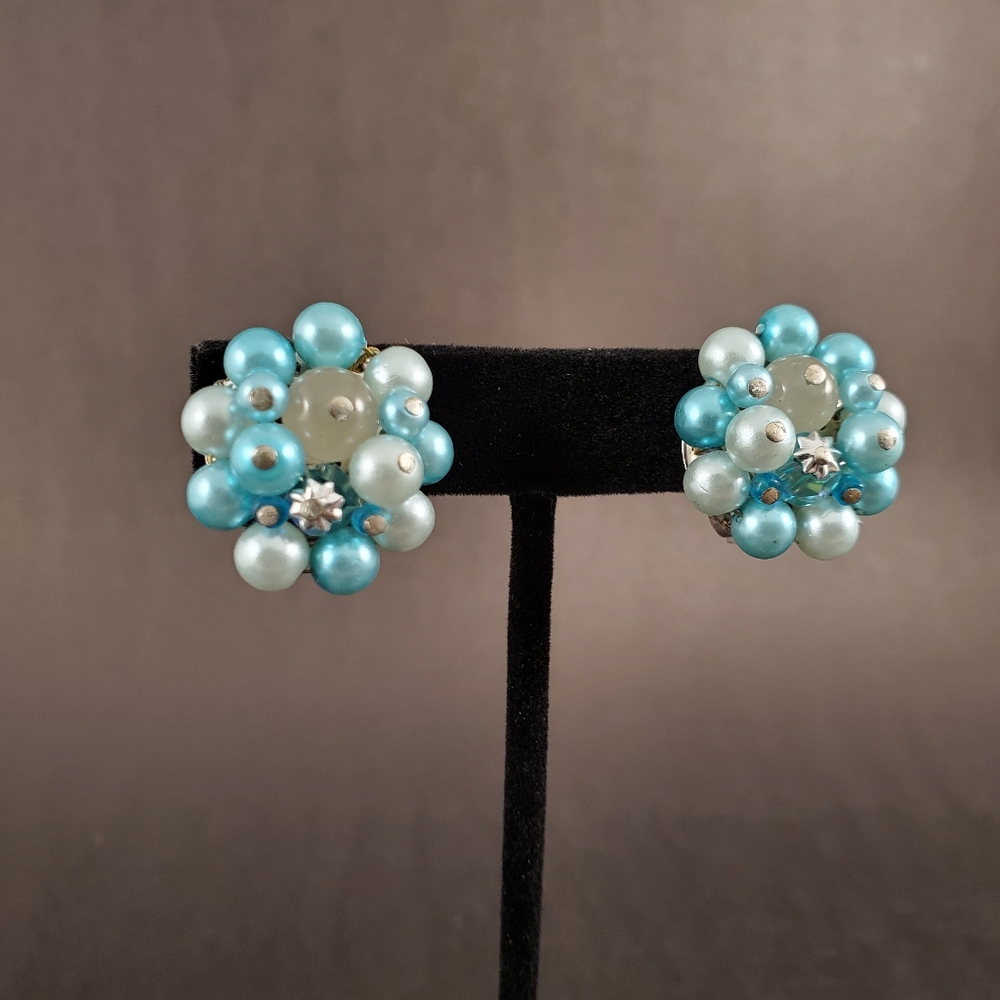 TRUE VINTAGE Blue Japan Made Clip On Earrings